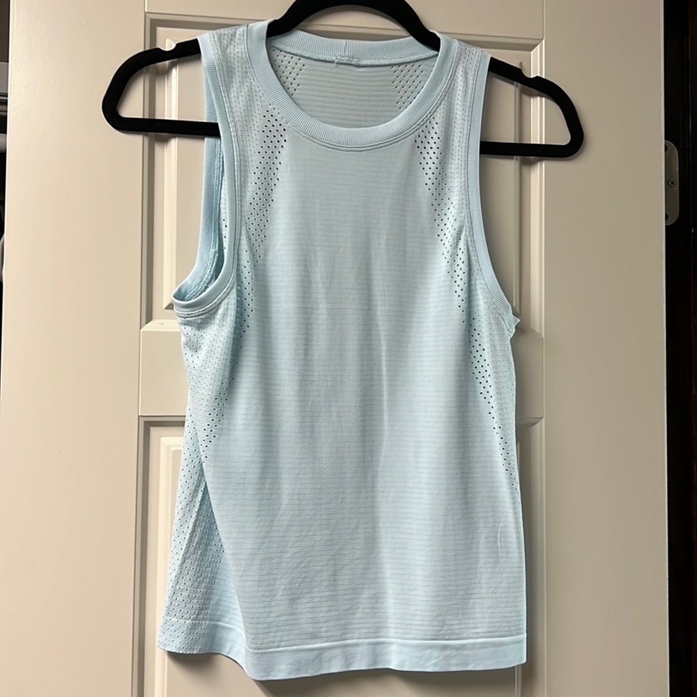 Lululemon powder blue tank size 4